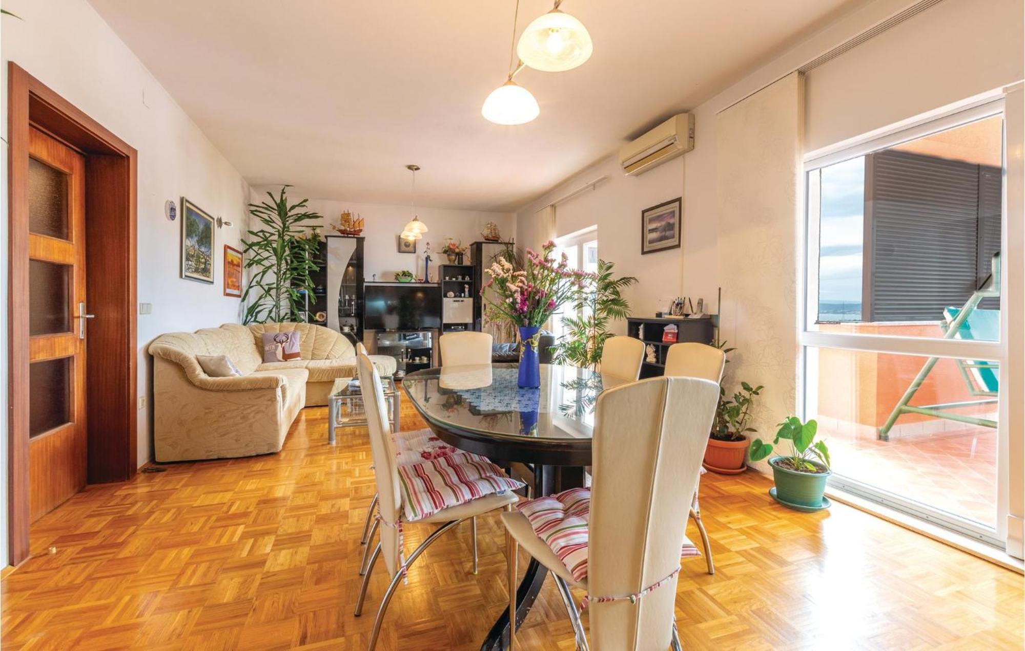 Nice Apartment In Plano With Kitchen Exterior foto
